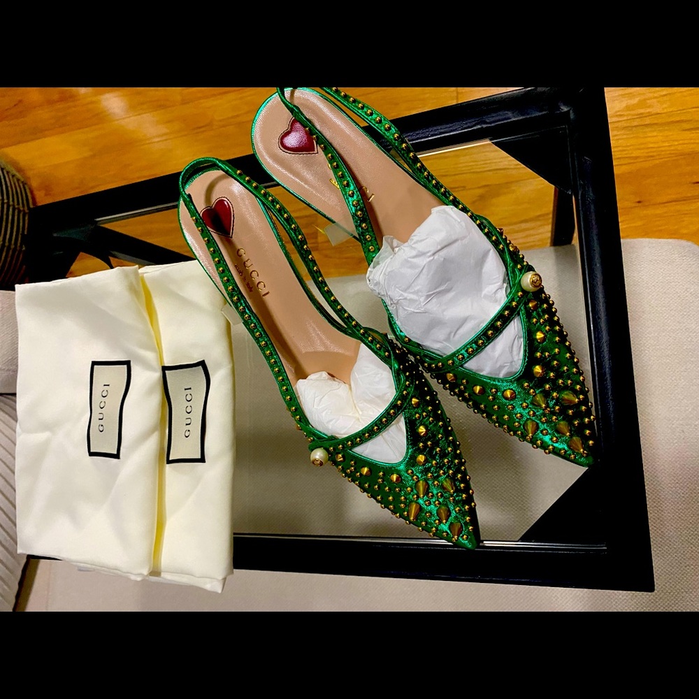 Gucci
Women's Green Metallic Leather Sandals